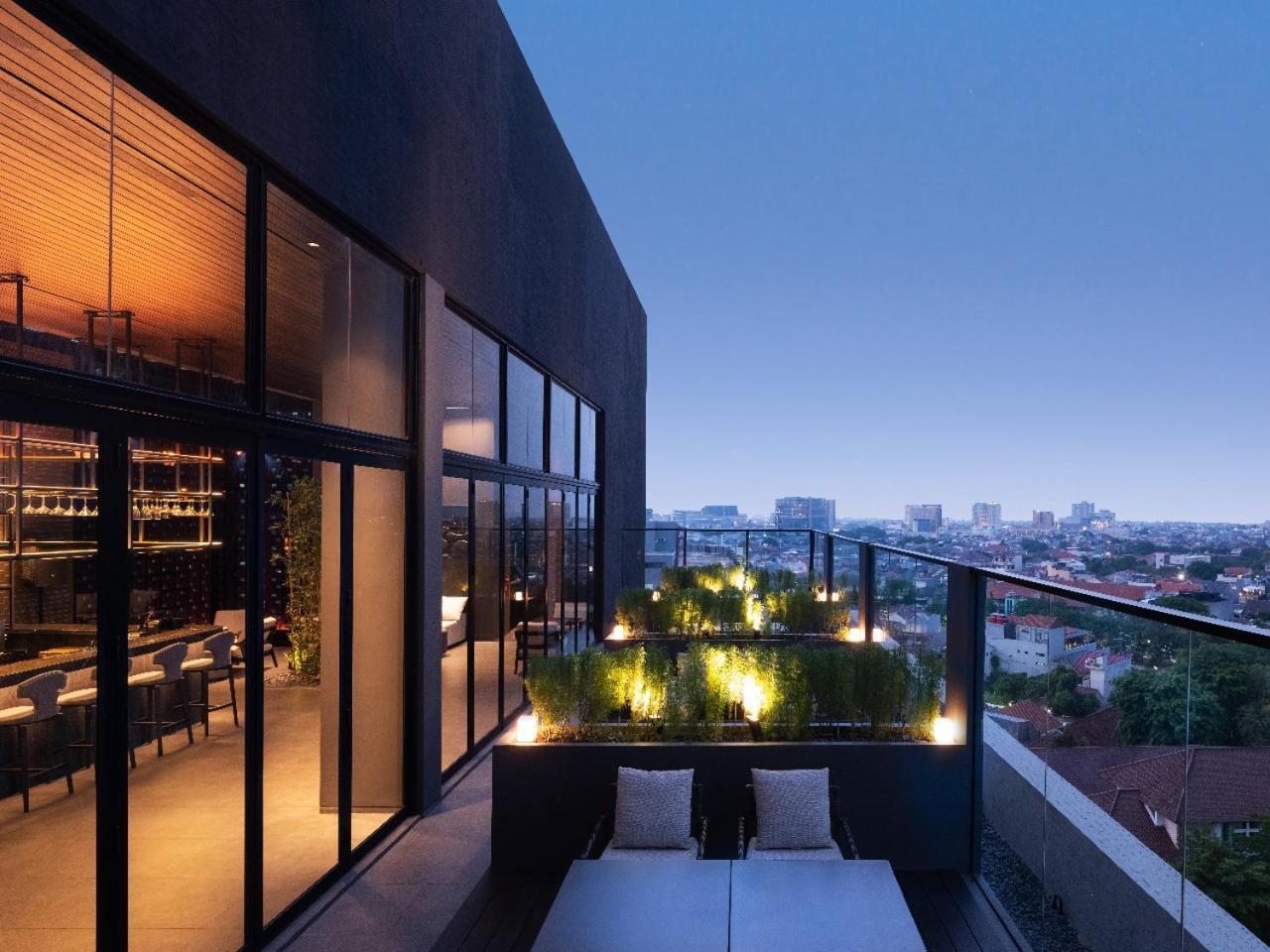 Rez Hotel Semarang Buitenkant foto